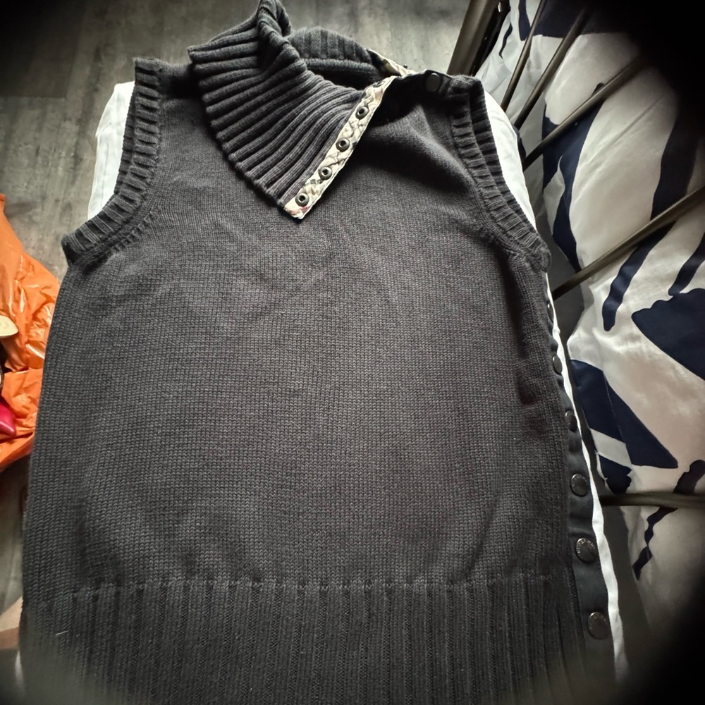 Burberry Black Cowl Neck Sleeveless Sweater like new - Picture 9 of 9
